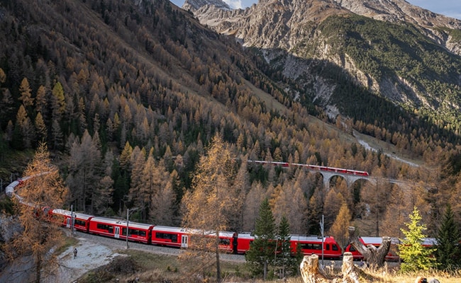 Like Clock: World's Longest Passenger Train Winds Through Swiss Alps