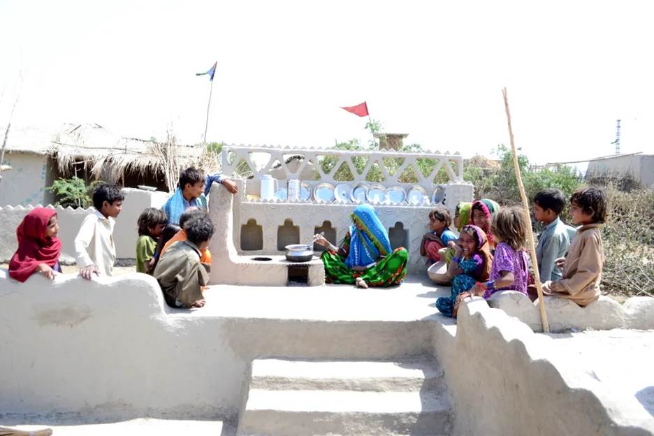 Villagers use a stove on a raised platform, designed by Lari<span class=copyright>Heritage Foundation of Pakistan</span>