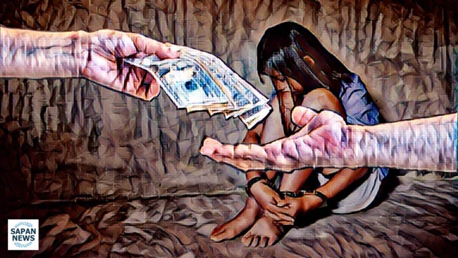 A hand giving money to a child  Description automatically generated