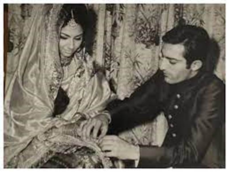Sharmila Tagore Recalls The Time When Nawab Pataudi Went Down On One Knee  For Her In Paris