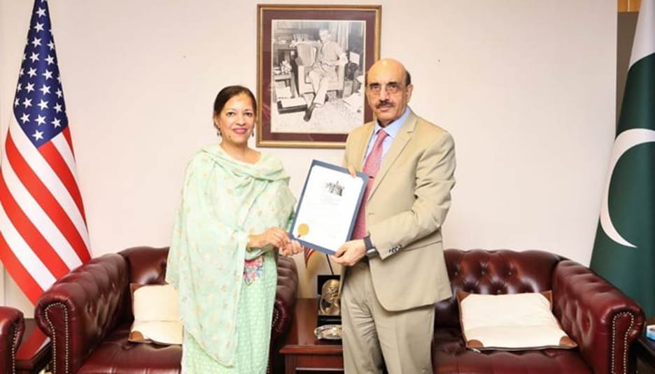 City Council Member Naila Alam presents August 14 proclamation to Pakistan Ambassador to the US Masood Khan at the Embassy of Pakistan in Washington DC.— Embassy of Pakistan in Washington DC