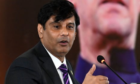 Arshad Sharif speaks at an event in Islamabad