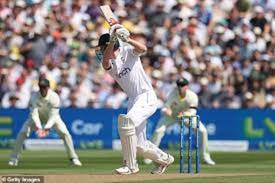 LAWRENCE BOOTH: Zak Crawley drowned out the noise from 'Joe Bloggs having a go' with first ball four | Daily Mail Online