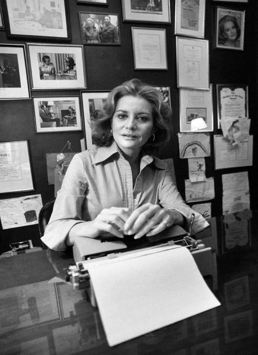 Barbara Walters, a First Among TV Newswomen, Is Dead at 93 - The New York Times
