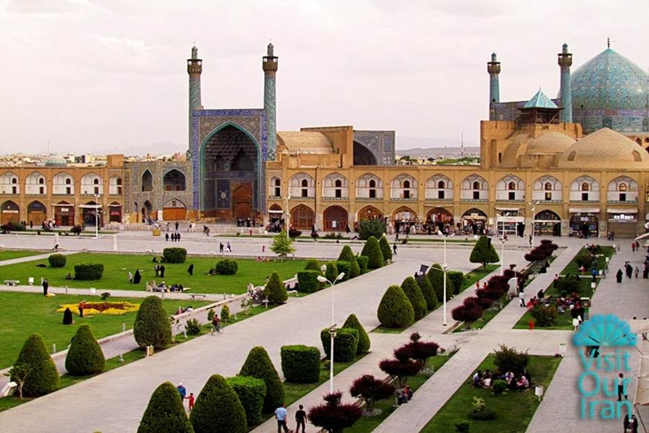 Naghshe Jahan: The most beautiful Isfahan square - Snapptrip Iran traveling blog