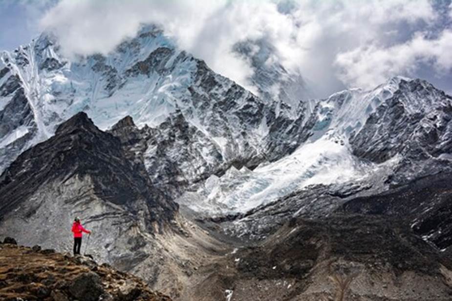 Hiking in the Himalayas 