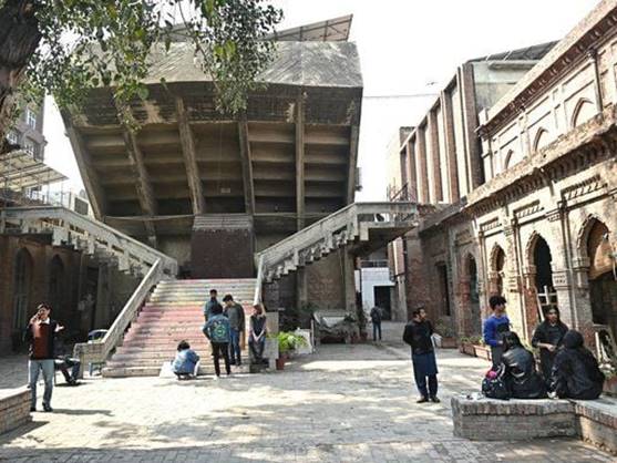 MANZAR: Art And Architecture From Pakistan 1940s To Today' at National Museum of Qatar | NMoQ, Doha, Qatar on 1 Nov 2024–31 Jan 2025 | Ocula