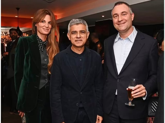 jemima goldsmith l and london mayor sadiq khan c at a charity dinner at benares restaurant in london photo twitter jemima khan