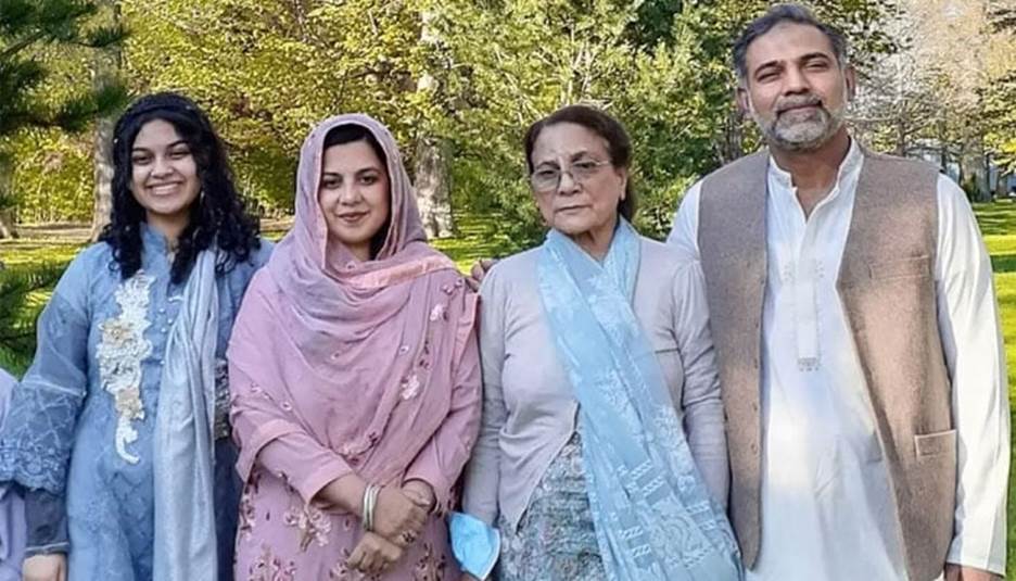 From left to right: Yumna Afzaal, Madiha Salman, Salmans mother Talat Afzaal and Salman Afzaal pose for a family photo. — BBC/File