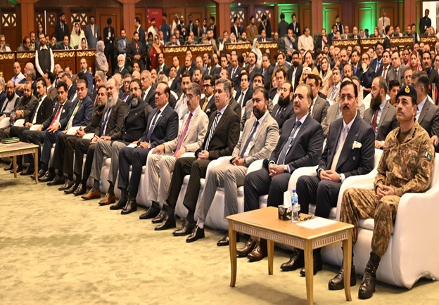 Overseas Pakistanis Foundation on X: A Historic Gathering at the Overseas  Pakistanis Convention 2025 PM Shehbaz Sharif and Chief of Army Staff  General Asim Munir graced the inaugural Overseas Pakistanis Convention in