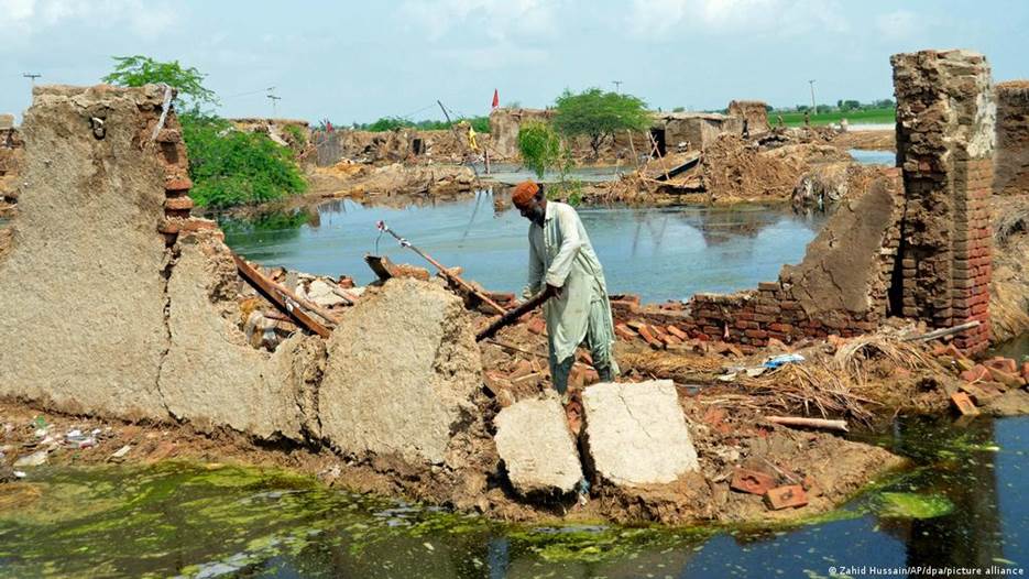 Drive for climate compensation grows after Pakistan's floods