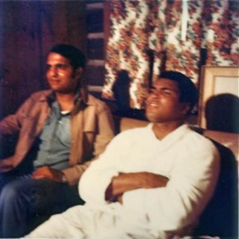 Mowahid Hussain Shah with Muhammad Ali Photo: Mowahid Shah