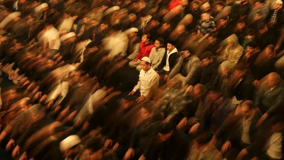 Muslim worshippers perform a night prayer called ‘tarawih’ during the eve of the first day of the Muslim holy fasting month of Ramadan in Turkey at Hagia Sophia mosque in Istanbul, Turkey, Wednesday, March 22, 2023.