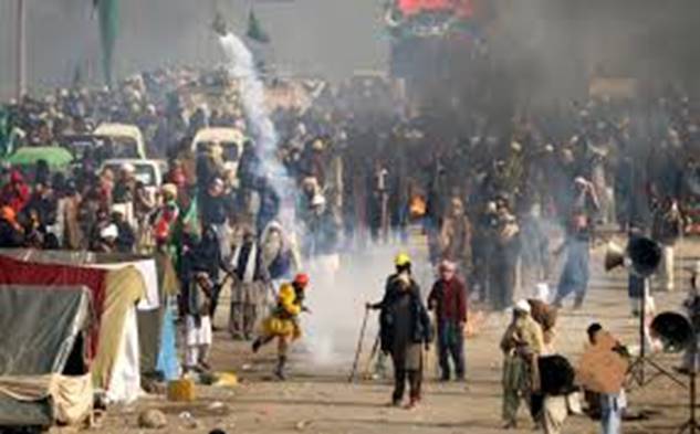 Clashes Turn Deadly as Pakistan Cracks ...
