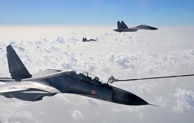 TOPSHOT-INDIA-FRANCE-DEFENCE-EXERCISE