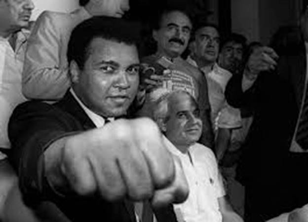 Boxing legend Muhammad Ali dies at 74 ...